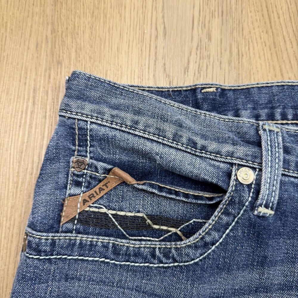 Ariat M2 Jeans Mens 38x31 Blue Relaxed Boot Cut Denim Western Cowboy Casual - Picture 3 of 12
